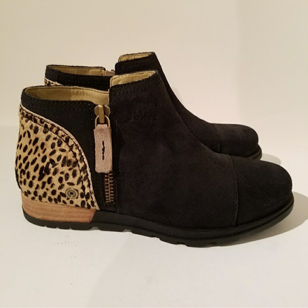 Sorel Major Low Premium Ankle Boot size 6.5 Black Suede animal hair print heel